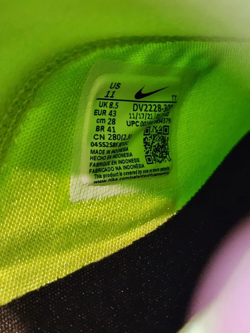 Nike Air Presto Women's Shoes in Atomic Green/Black, Size 11